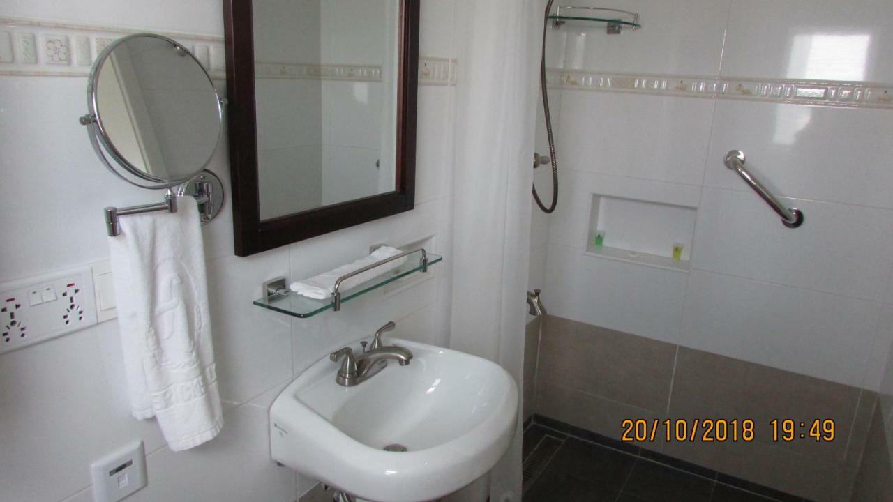 Frederick'S Lodge Kumasi Exterior photo